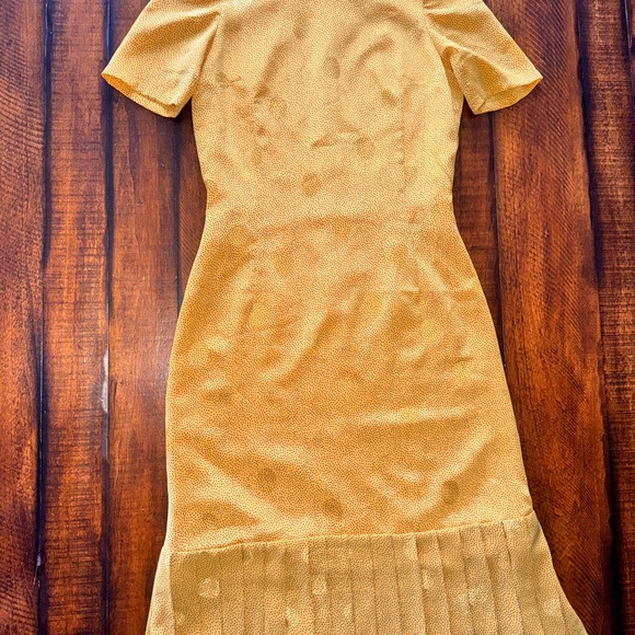 VT 90s Yellow Polka Dot Dress | Pleated Hem - Picture 3 of 10